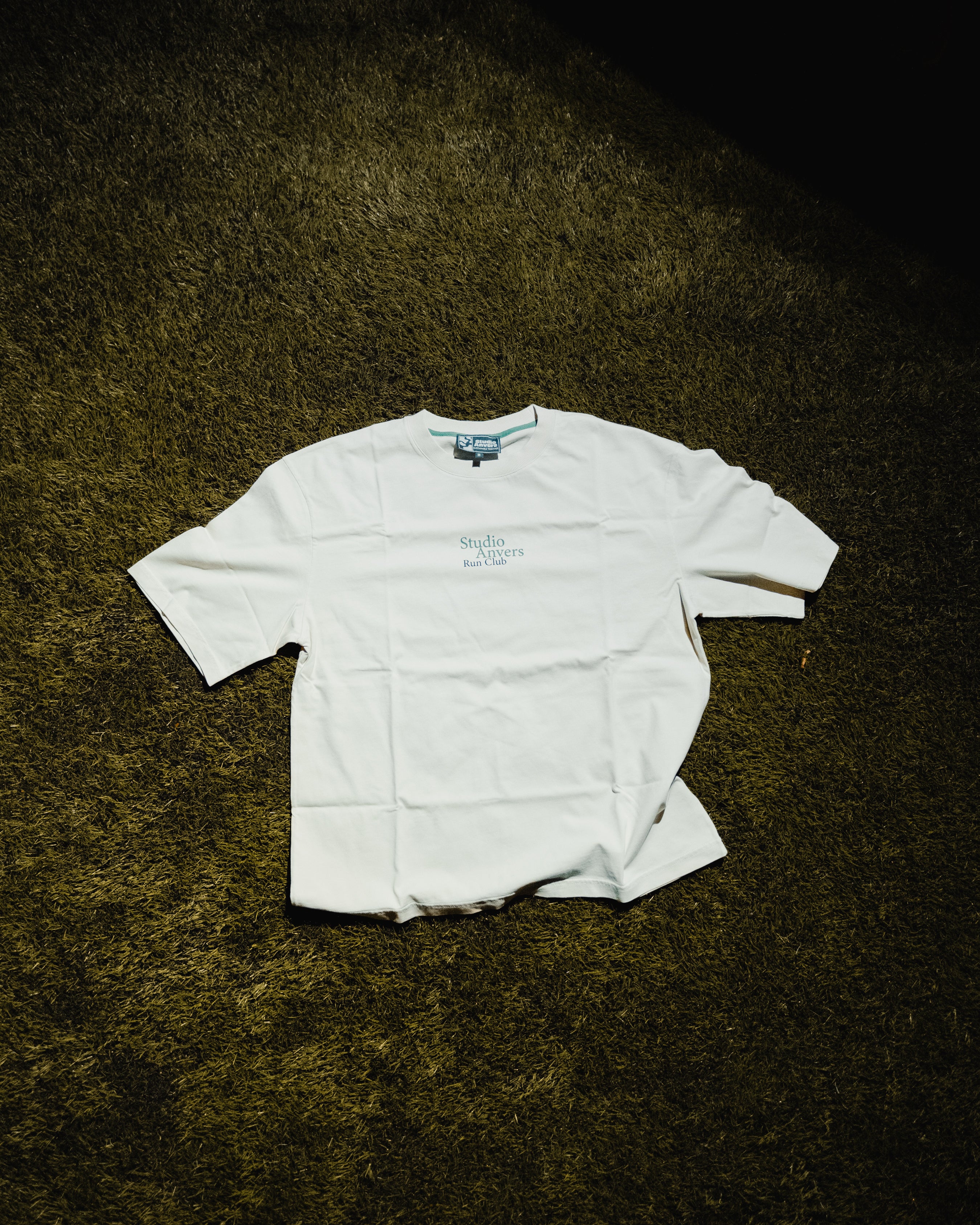 Running on Love Tee – Whitecap Gray