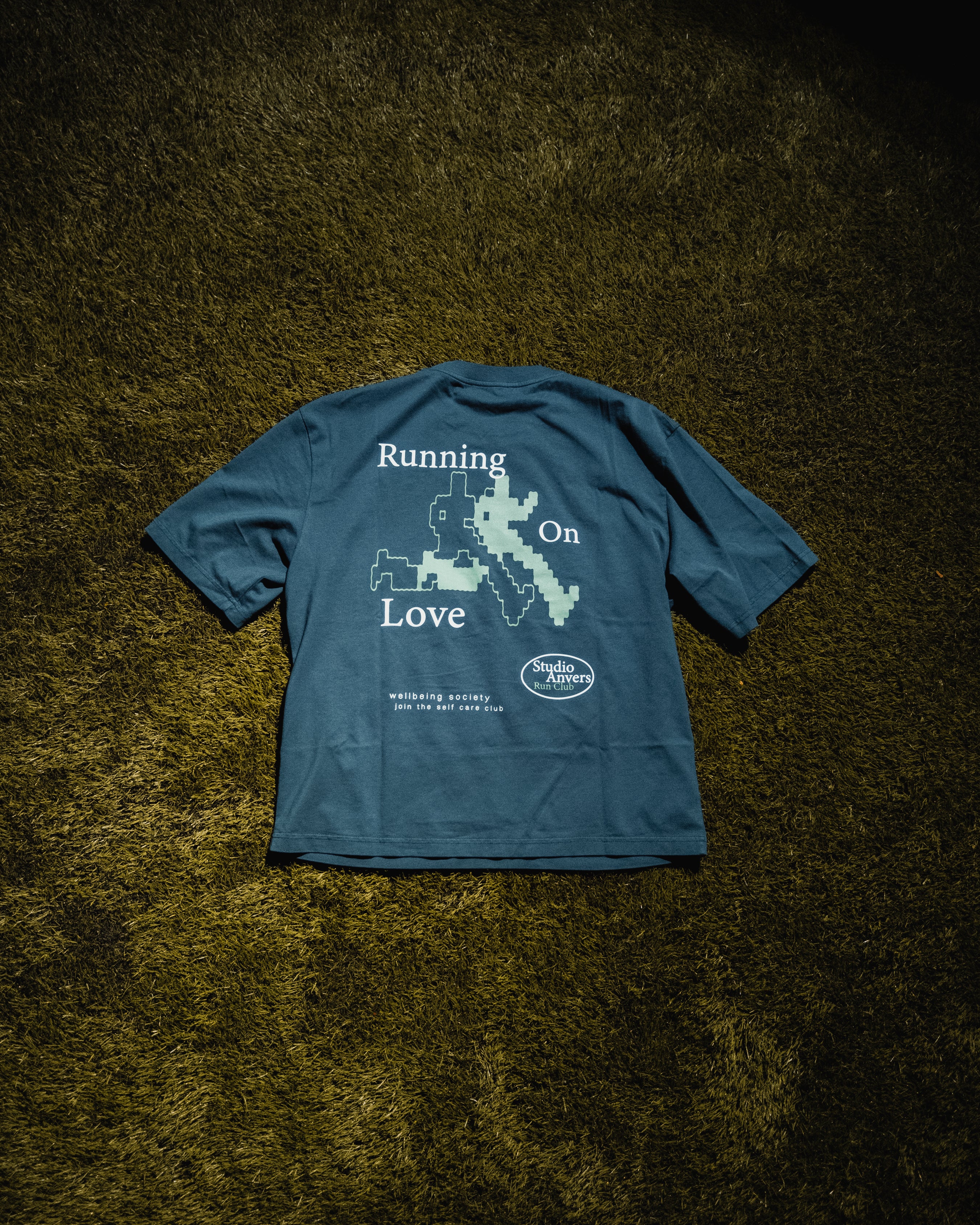 Running on Love Tee – Marineblauw
