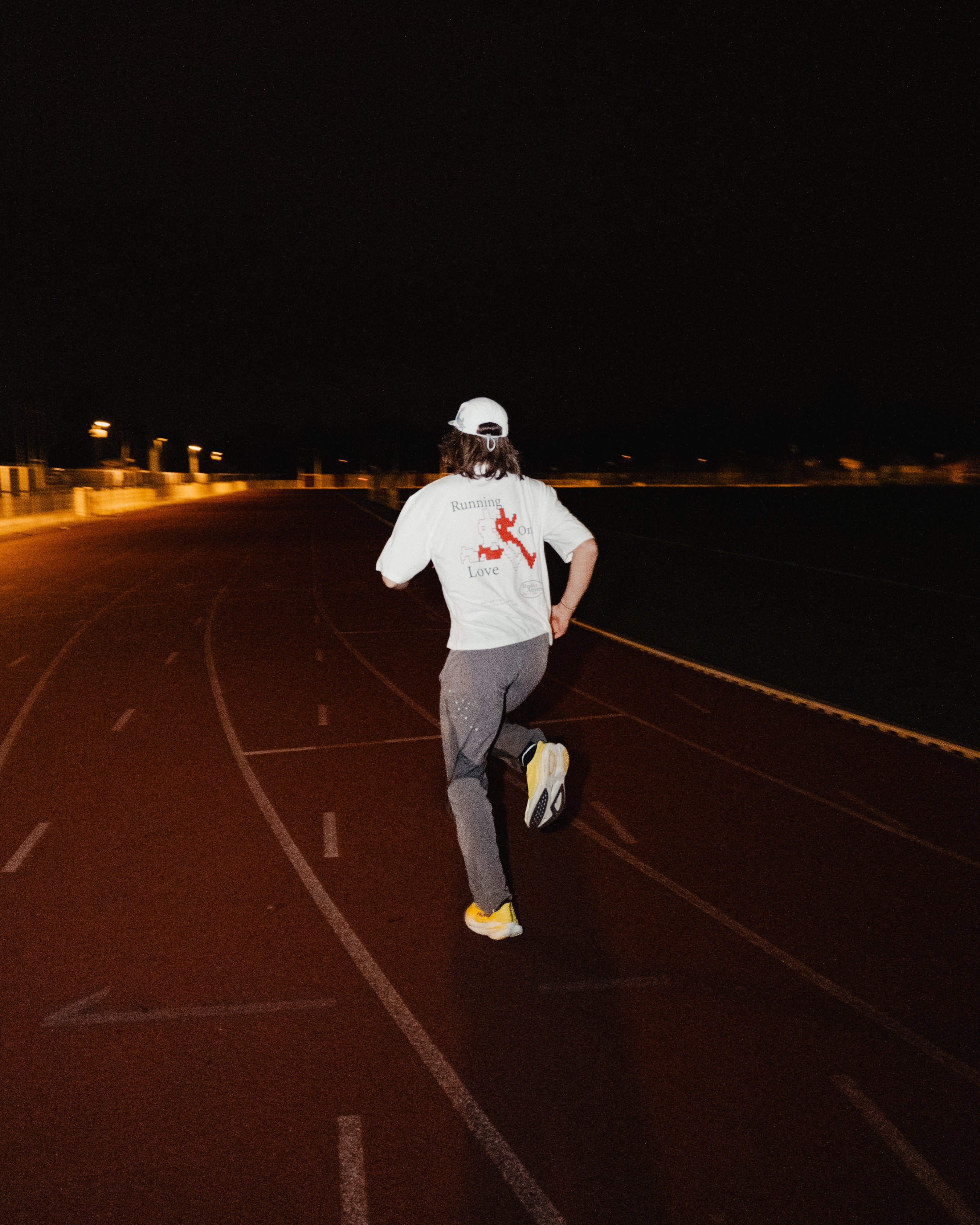 Running on Love Tee – Wit