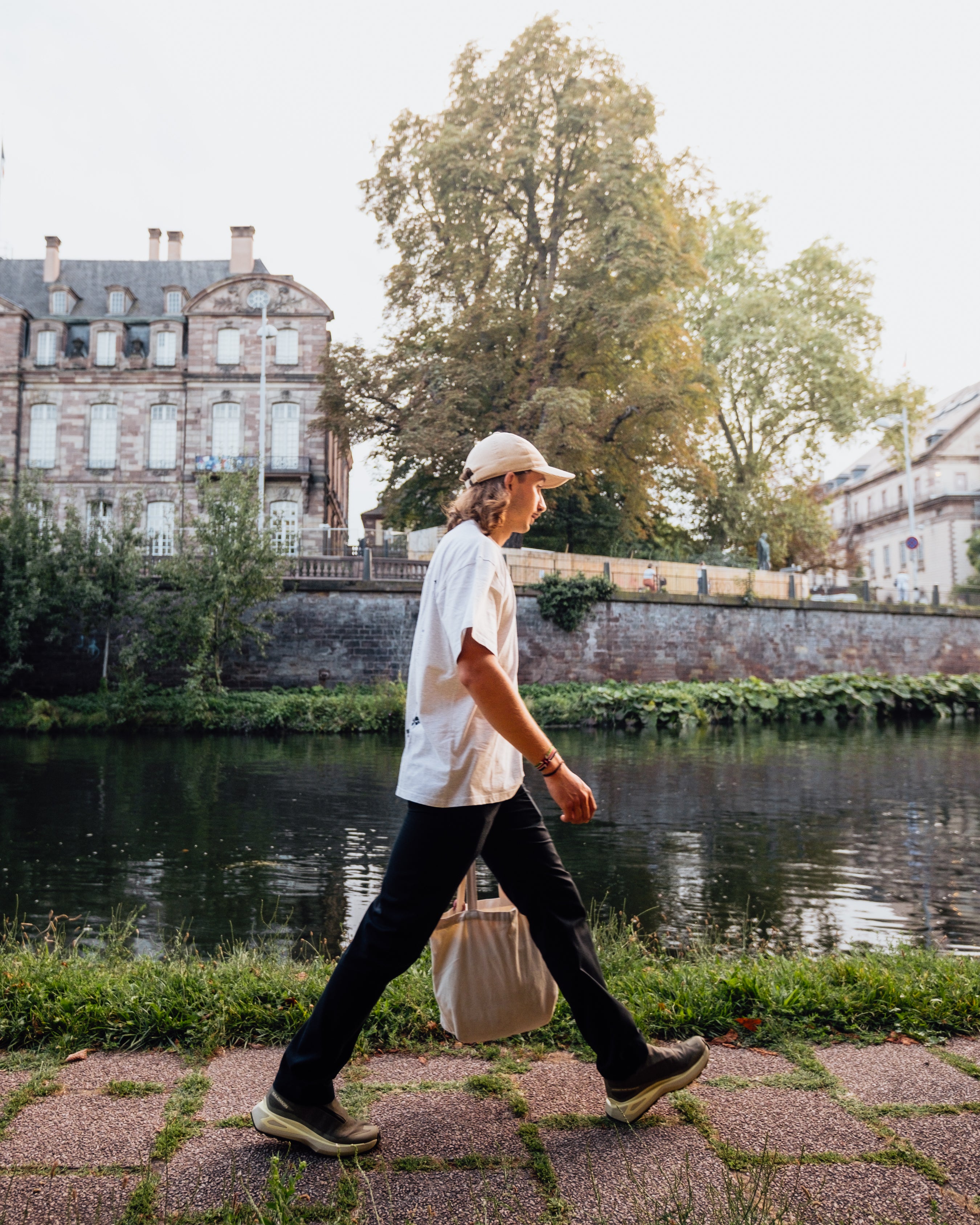 Grow together Tee - White - Studio Anvers