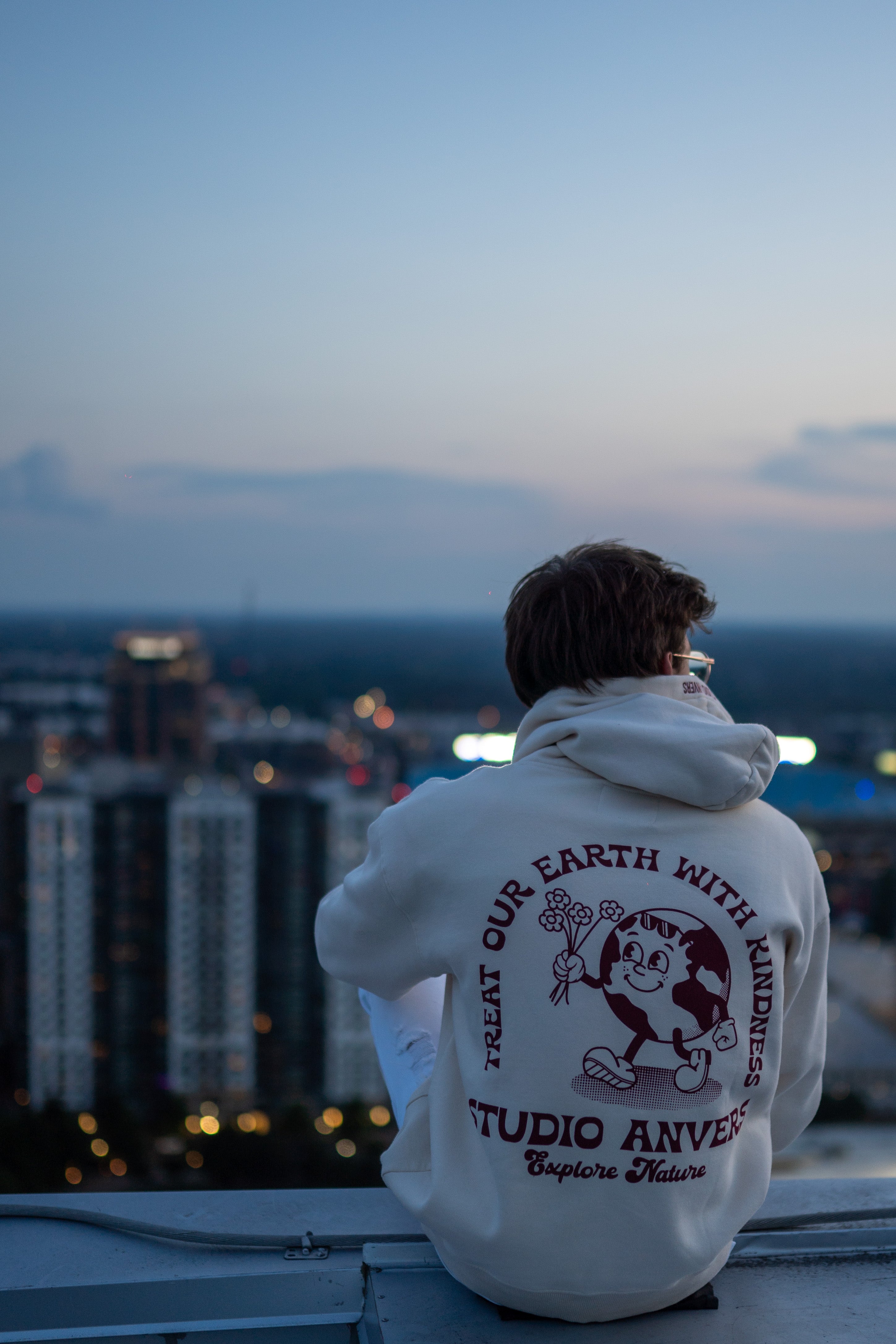 Planet earth hoodie - whitecap grey - Studio Anvers